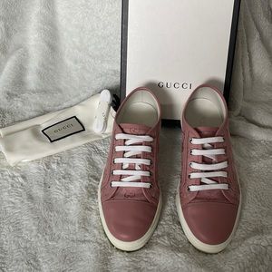 Soft pink Gucci shoes